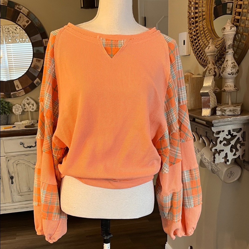 POL Women's Coral Plaid Sleeve Pullover Top
